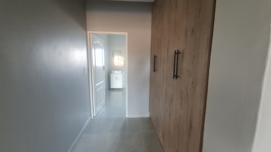 To Let 2 Bedroom Property for Rent in Weltevreden Park Gauteng