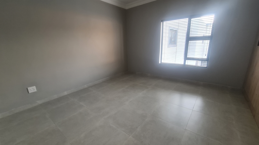 To Let 2 Bedroom Property for Rent in Weltevreden Park Gauteng