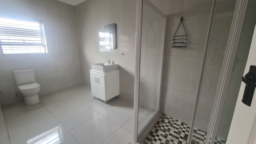 To Let 2 Bedroom Property for Rent in Weltevreden Park Gauteng