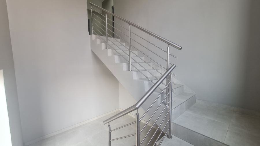 To Let 2 Bedroom Property for Rent in Weltevreden Park Gauteng
