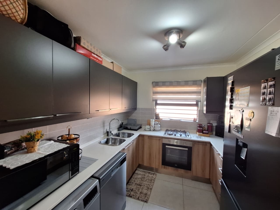 3 Bedroom Property for Sale in Longlake Gauteng