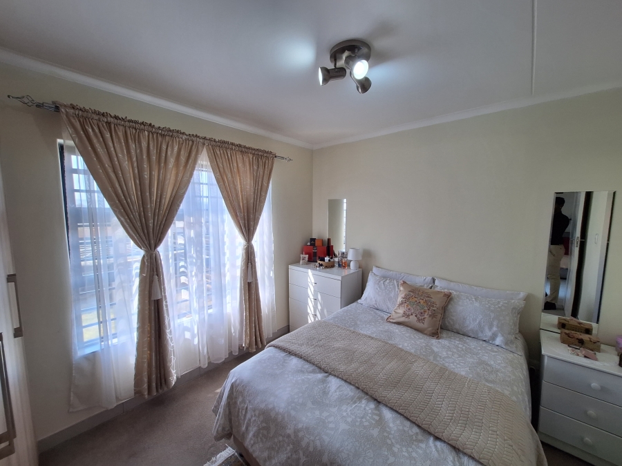 3 Bedroom Property for Sale in Longlake Gauteng