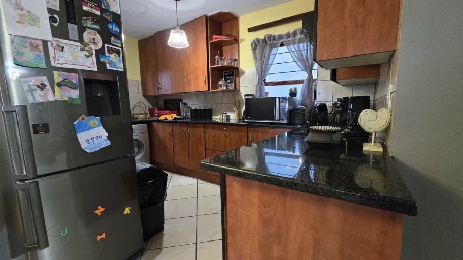 3 Bedroom Property for Sale in Bassonia Gauteng