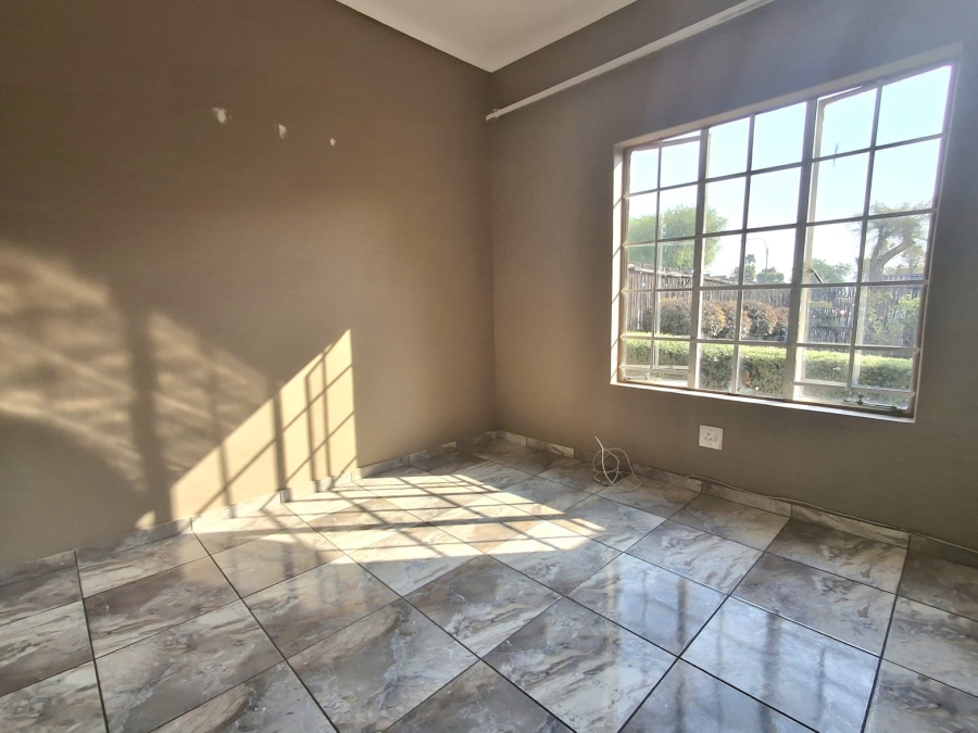 3 Bedroom Property for Sale in Illiondale Gauteng