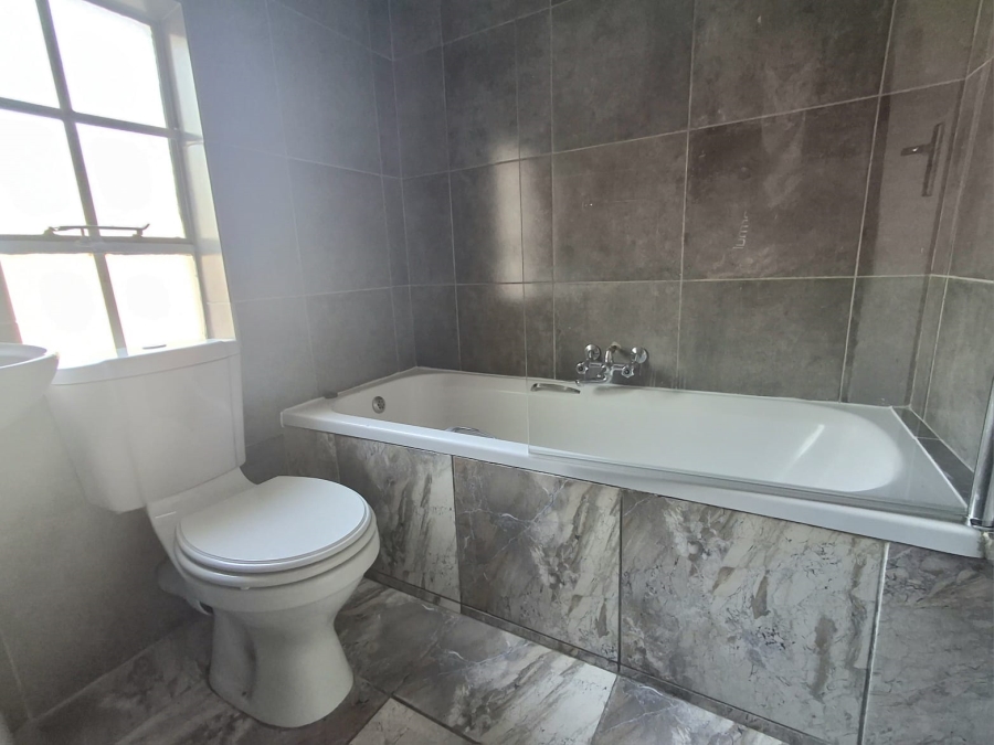 3 Bedroom Property for Sale in Illiondale Gauteng