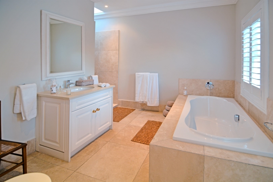 5 Bedroom Property for Sale in Bryanston Gauteng