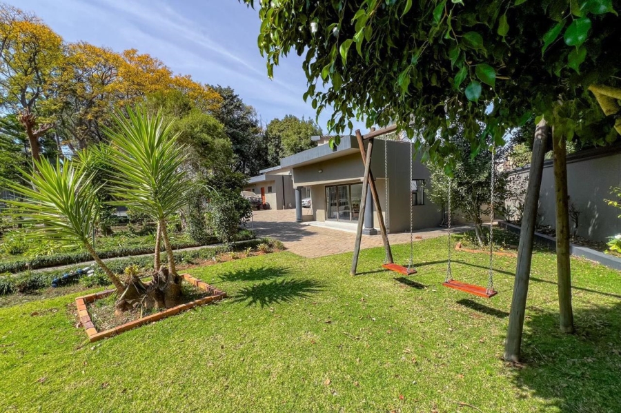 8 Bedroom Property for Sale in Hyde Park Gauteng