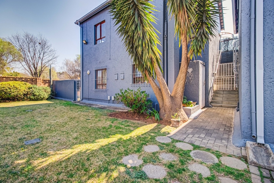 2 Bedroom Property for Sale in Glen Marais Gauteng