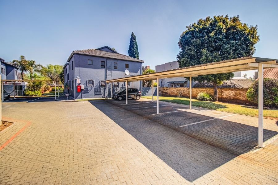 2 Bedroom Property for Sale in Glen Marais Gauteng