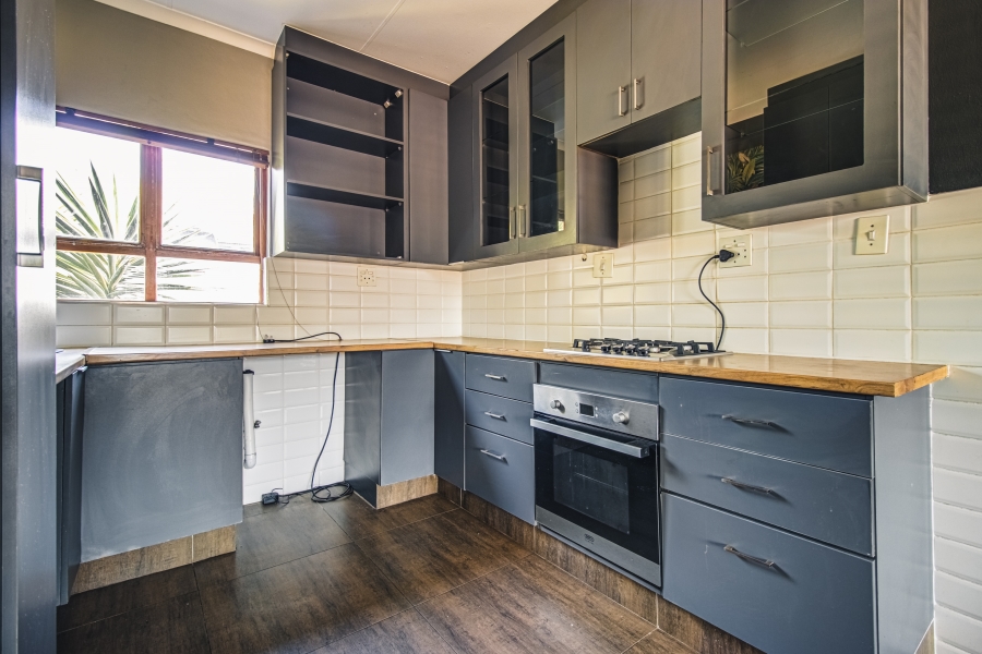 2 Bedroom Property for Sale in Glen Marais Gauteng