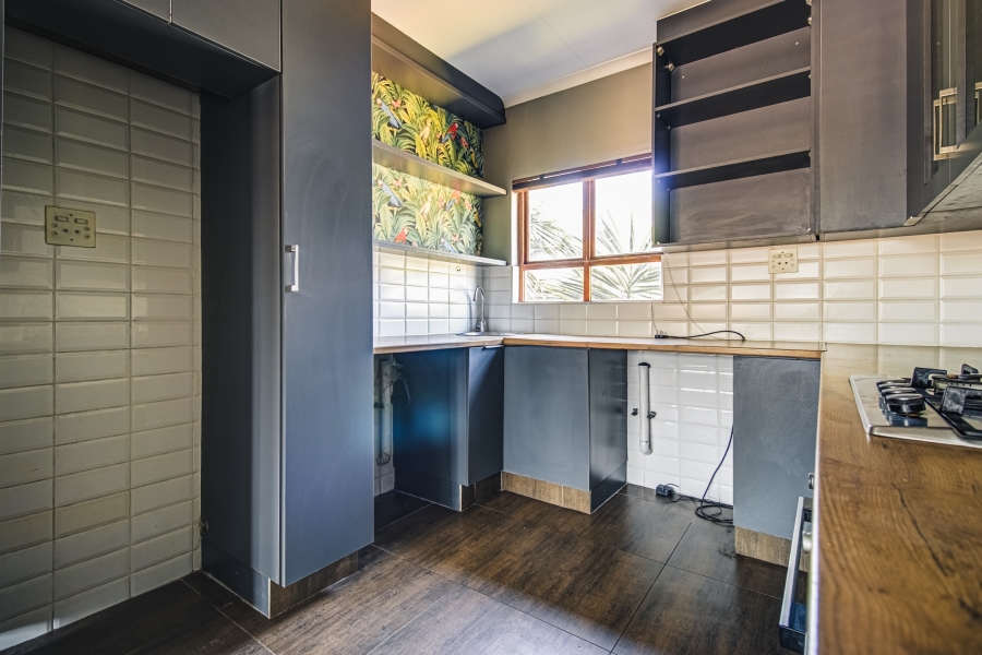 2 Bedroom Property for Sale in Glen Marais Gauteng