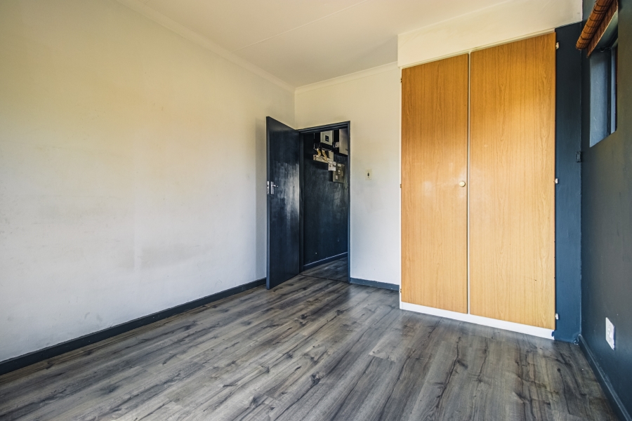 2 Bedroom Property for Sale in Glen Marais Gauteng