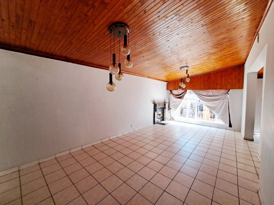 4 Bedroom Property for Sale in Rensburg Gauteng