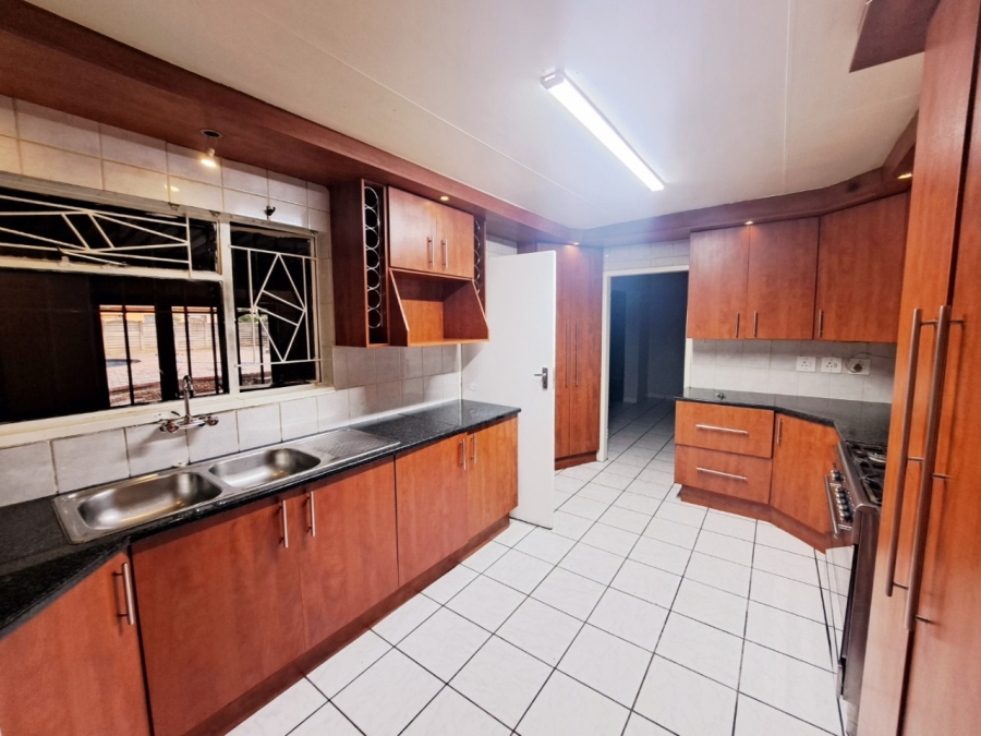4 Bedroom Property for Sale in Rensburg Gauteng