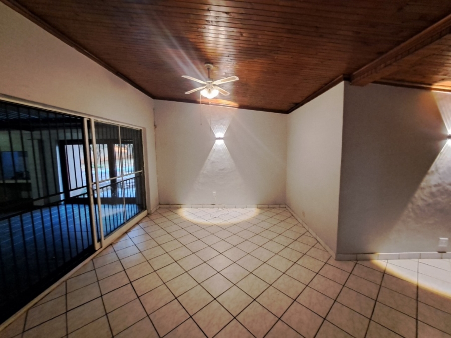 4 Bedroom Property for Sale in Rensburg Gauteng