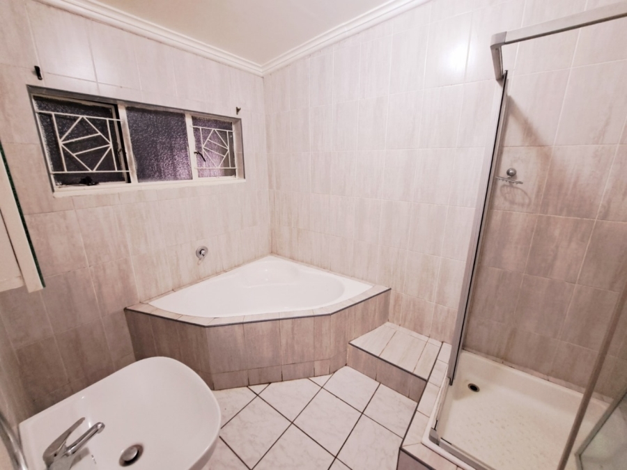 4 Bedroom Property for Sale in Rensburg Gauteng