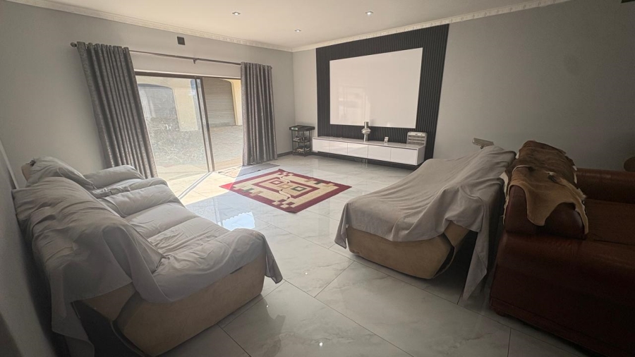 5 Bedroom Property for Sale in Beyers Park Gauteng