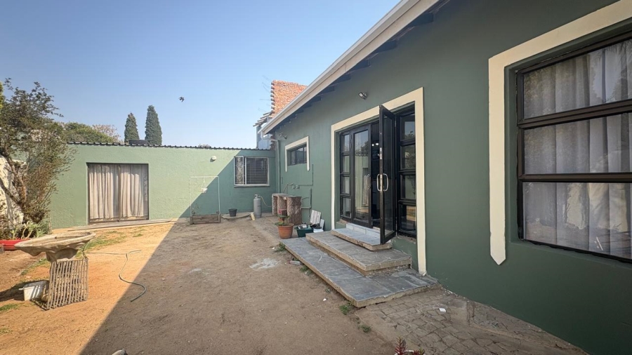 5 Bedroom Property for Sale in Beyers Park Gauteng