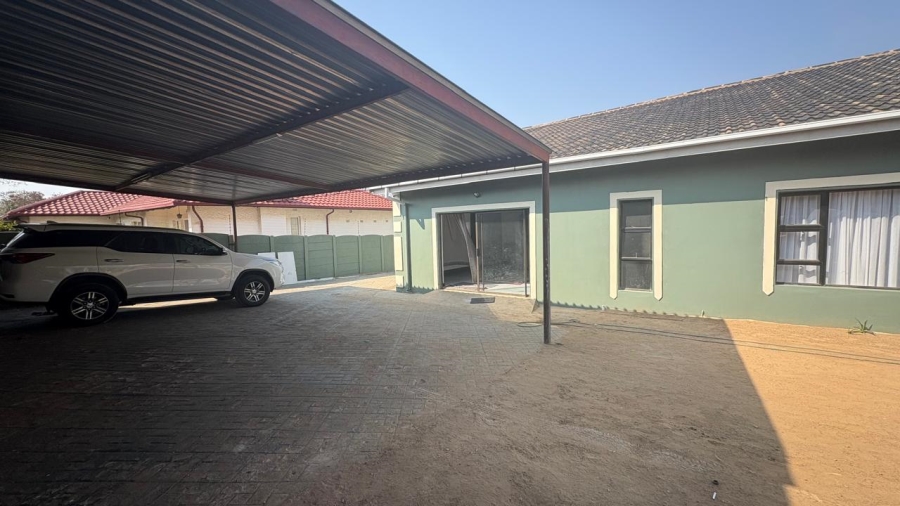 5 Bedroom Property for Sale in Beyers Park Gauteng