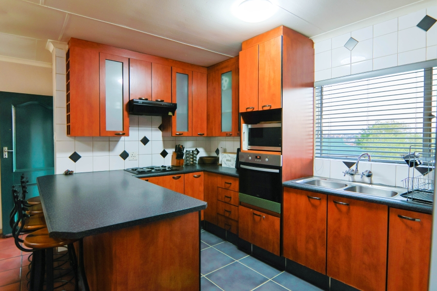 3 Bedroom Property for Sale in Halfway Gardens Gauteng