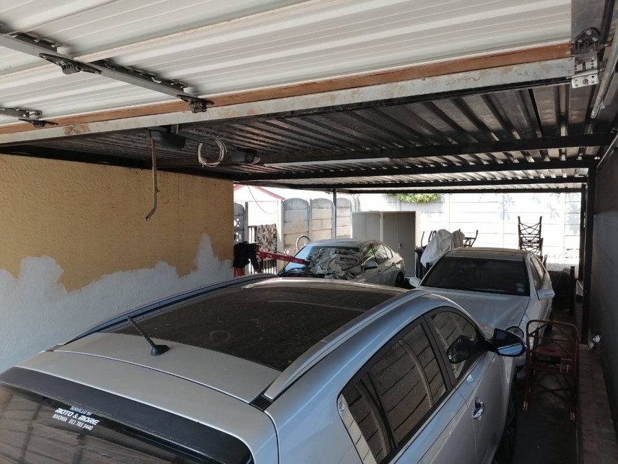4 Bedroom Property for Sale in Birchleigh North Gauteng