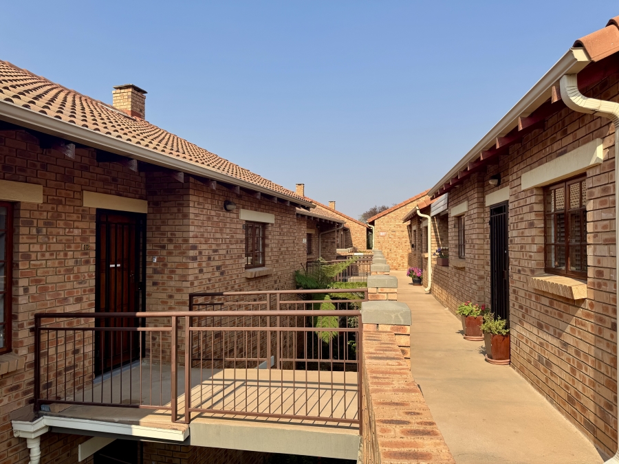 3 Bedroom Property for Sale in Equestria Gauteng