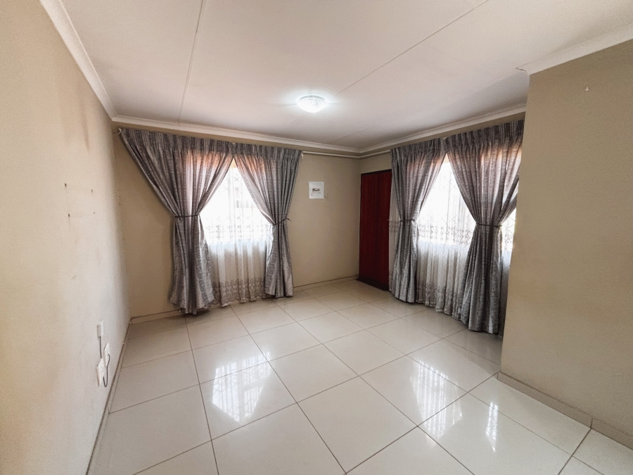 3 Bedroom Property for Sale in Windmill Park Gauteng