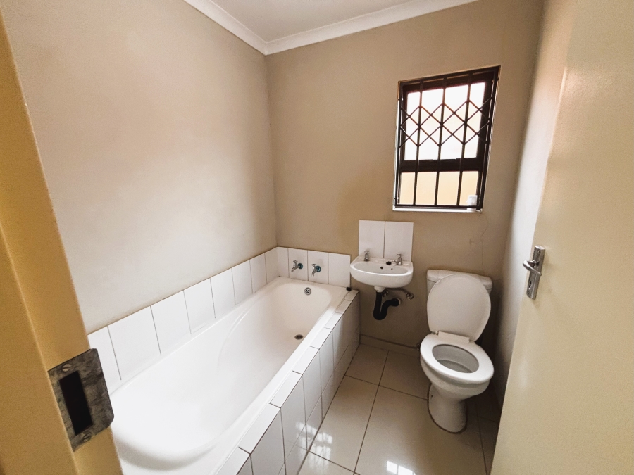3 Bedroom Property for Sale in Windmill Park Gauteng