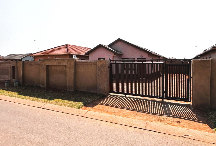 3 Bedroom Property for Sale in Windmill Park Gauteng