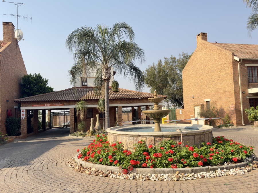 1 Bedroom Property for Sale in Equestria Gauteng