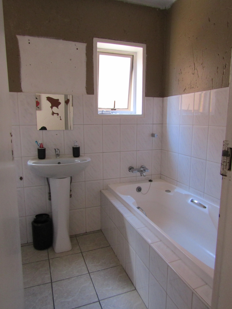 3 Bedroom Property for Sale in Meredale Gauteng