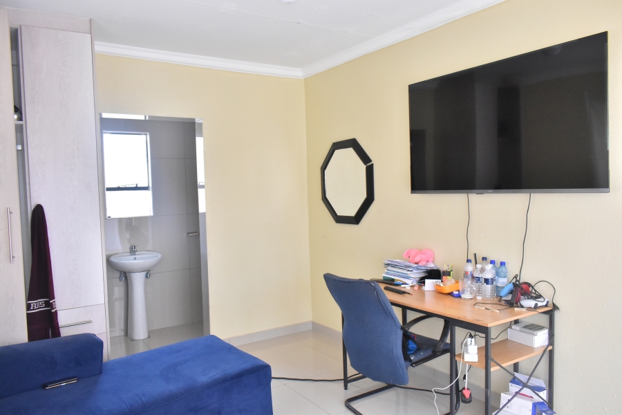3 Bedroom Property for Sale in Nkwe Estate Gauteng
