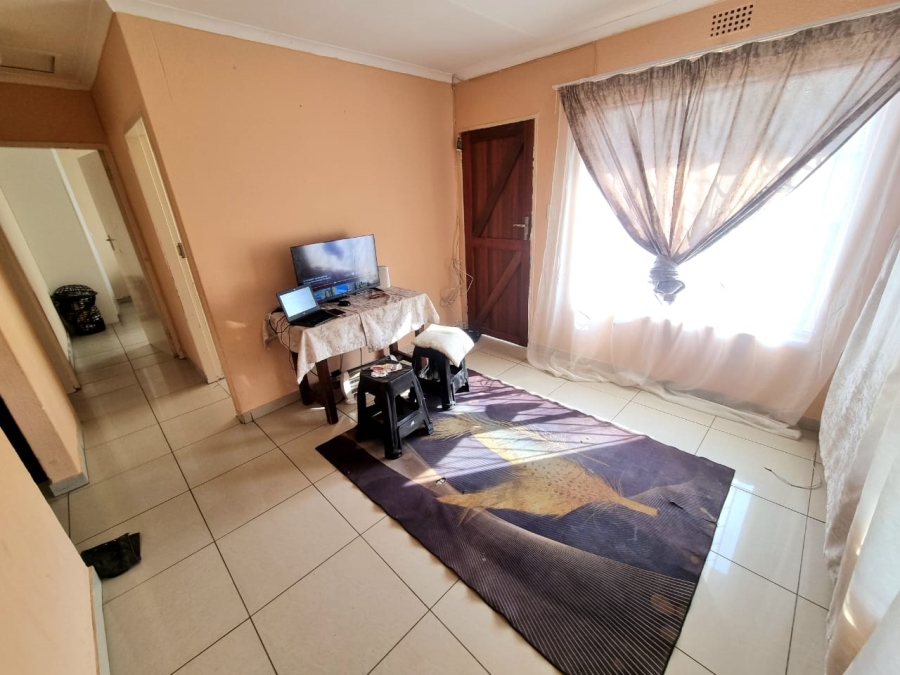 To Let 2 Bedroom Property for Rent in Ormonde Gauteng