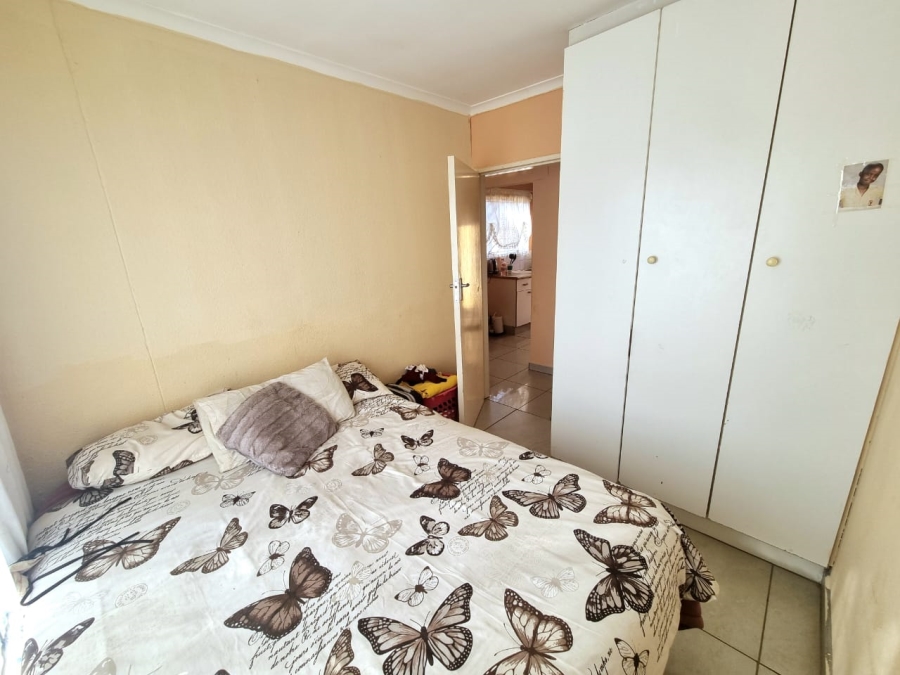 To Let 2 Bedroom Property for Rent in Ormonde Gauteng