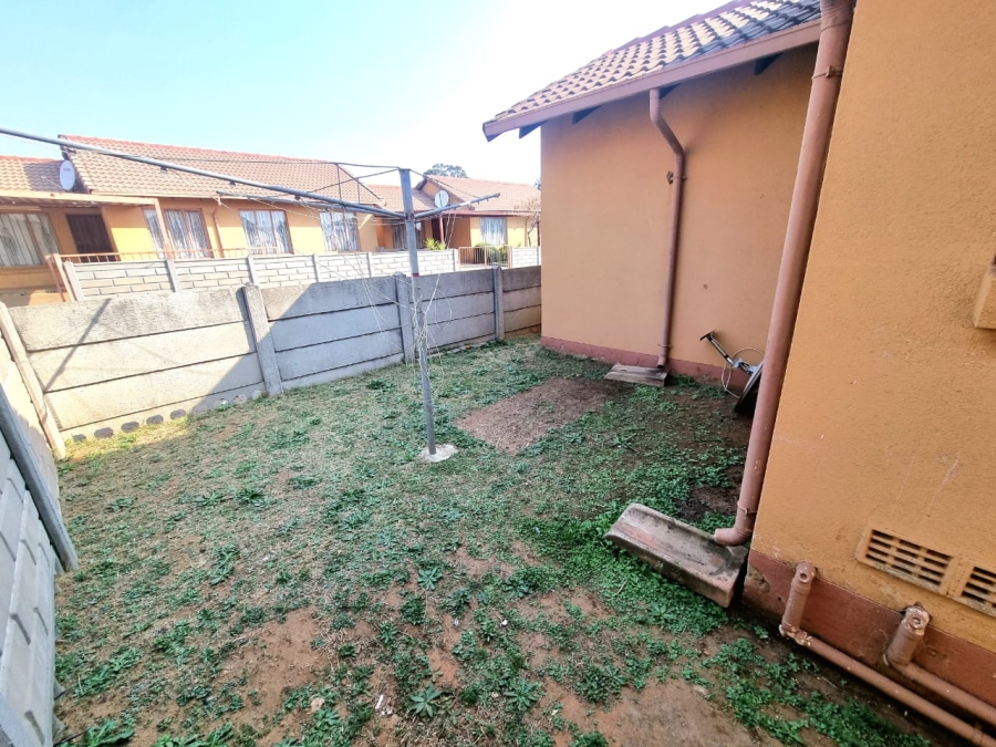 To Let 2 Bedroom Property for Rent in Ormonde Gauteng