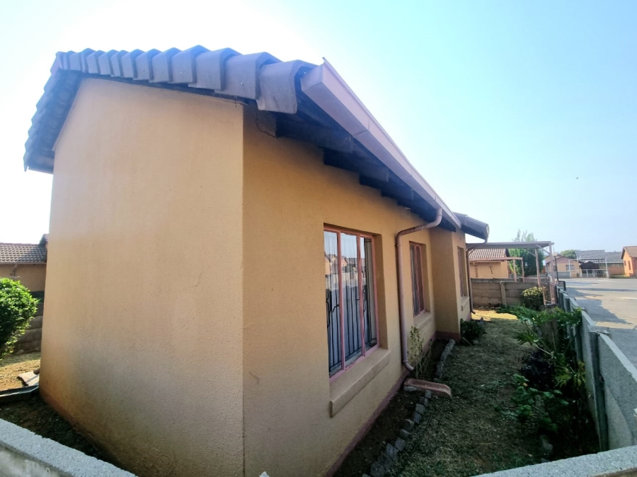 To Let 2 Bedroom Property for Rent in Ormonde Gauteng