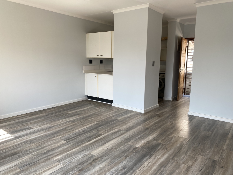 To Let 2 Bedroom Property for Rent in Houghton Estate Gauteng