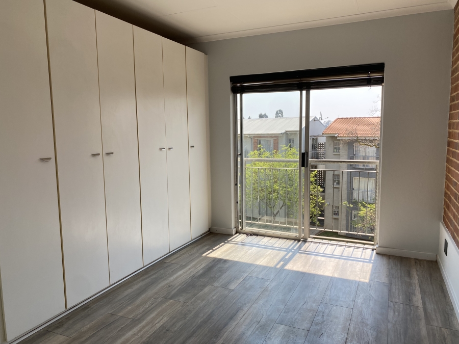 To Let 2 Bedroom Property for Rent in Houghton Estate Gauteng