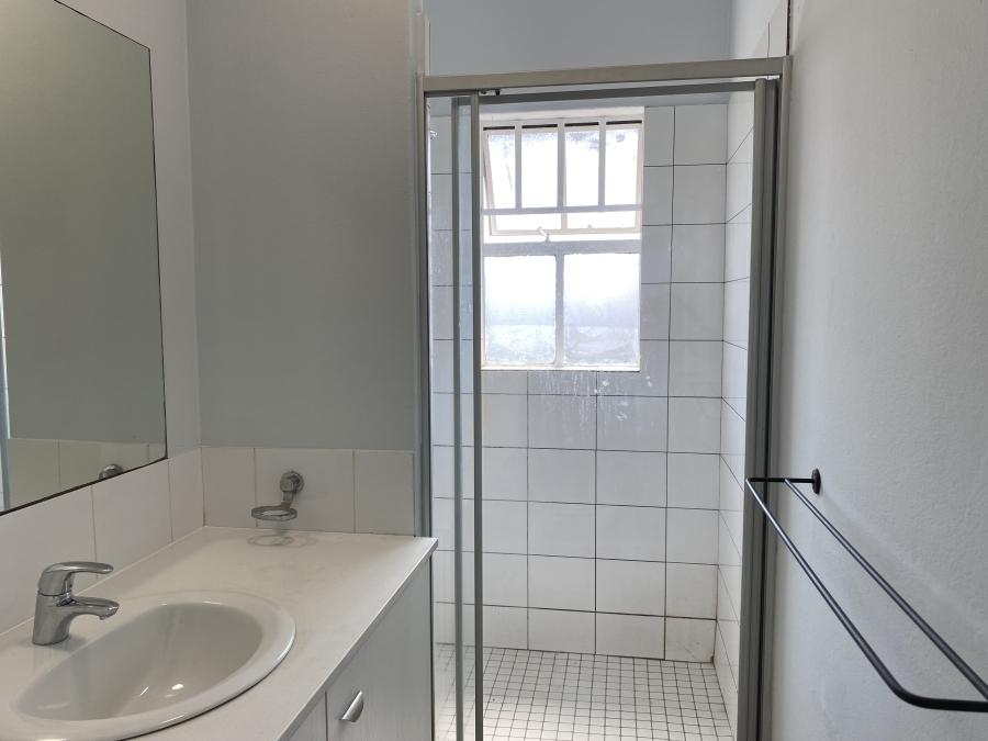 To Let 2 Bedroom Property for Rent in Houghton Estate Gauteng