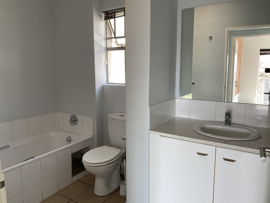 To Let 2 Bedroom Property for Rent in Houghton Estate Gauteng