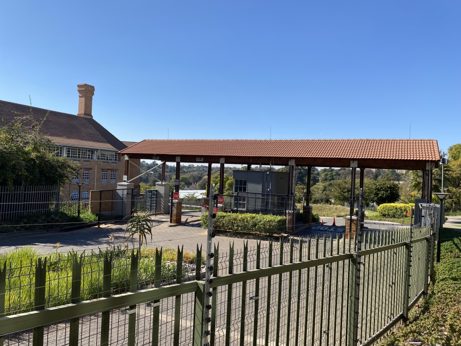 To Let 2 Bedroom Property for Rent in Houghton Estate Gauteng