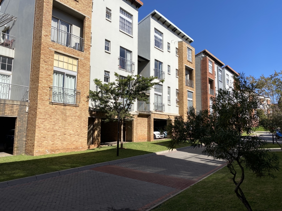 To Let 2 Bedroom Property for Rent in Houghton Estate Gauteng