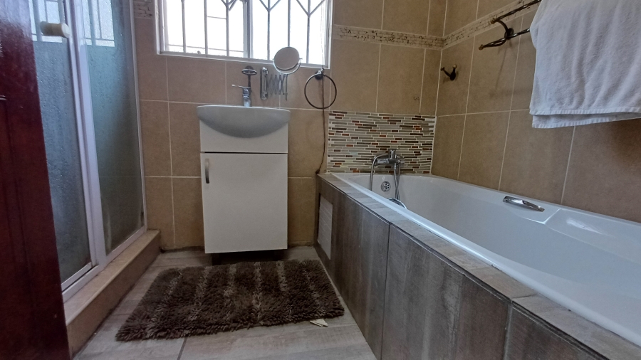4 Bedroom Property for Sale in Theresa Park Gauteng