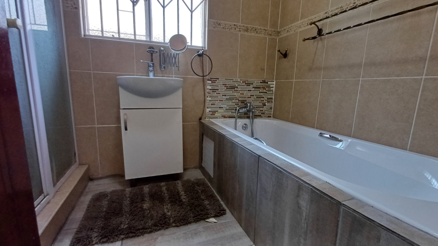 4 Bedroom Property for Sale in Theresa Park Gauteng