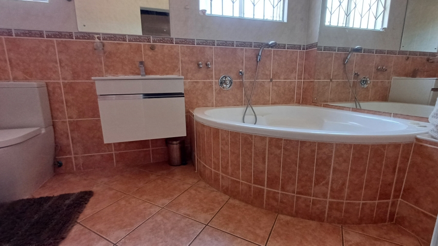 4 Bedroom Property for Sale in Theresa Park Gauteng