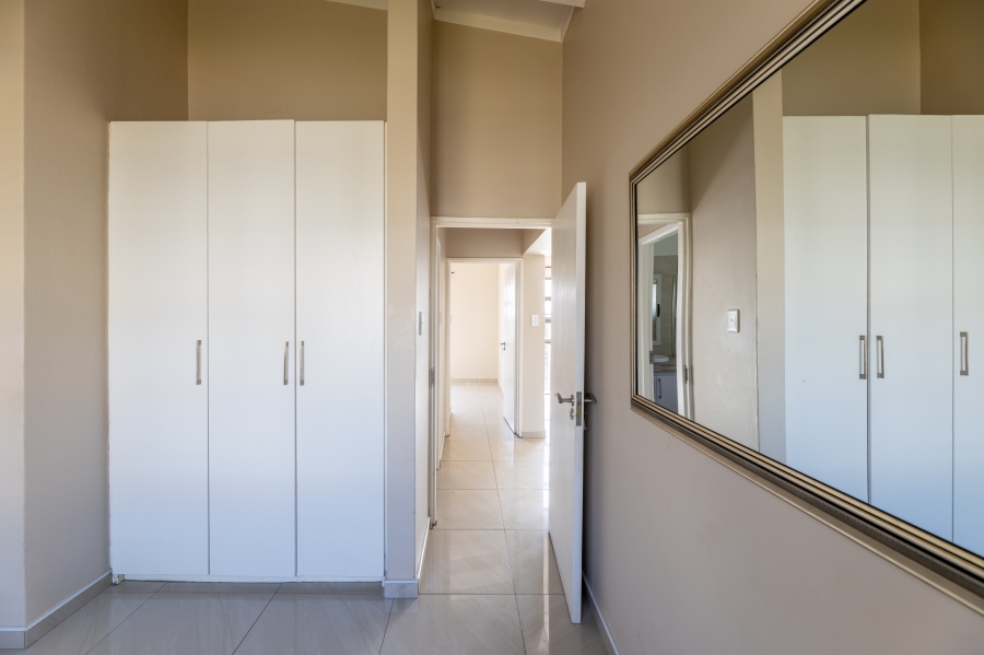2 Bedroom Property for Sale in Dainfern Gauteng