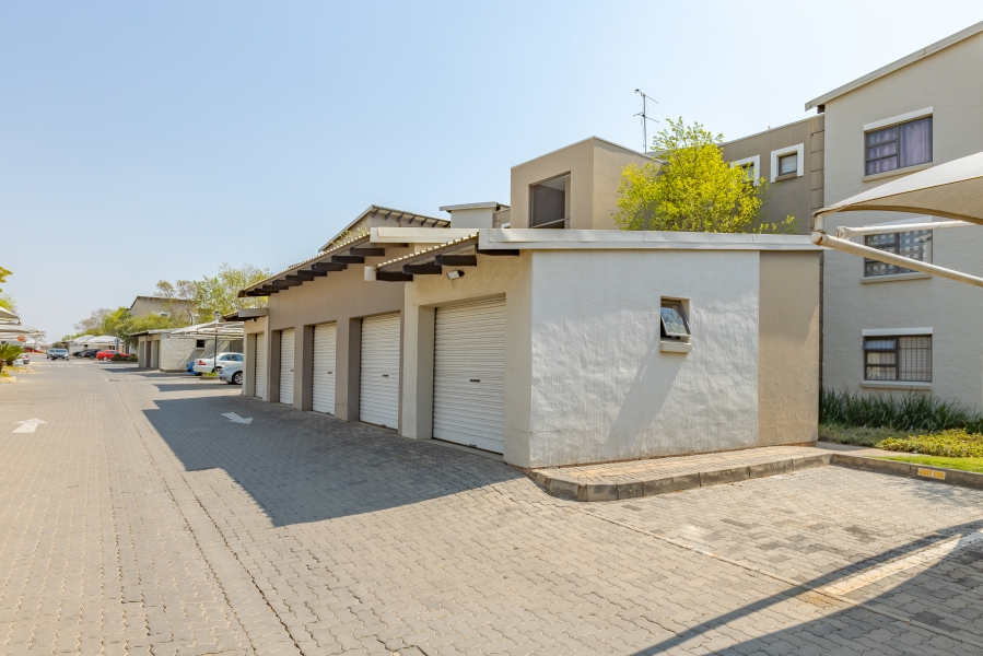 2 Bedroom Property for Sale in Dainfern Gauteng