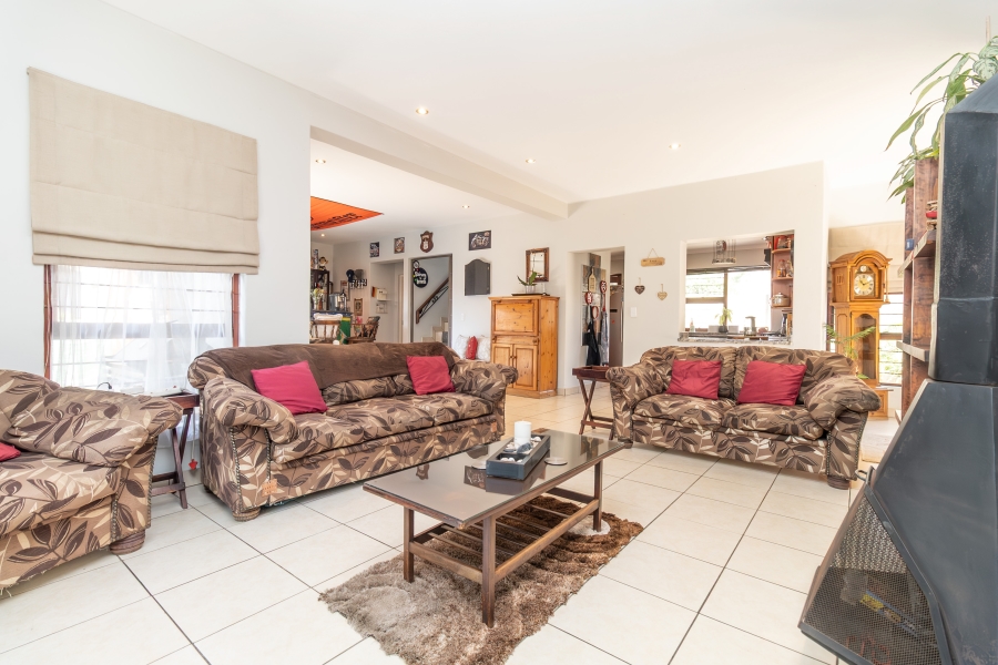 3 Bedroom Property for Sale in Magaliessig Gauteng