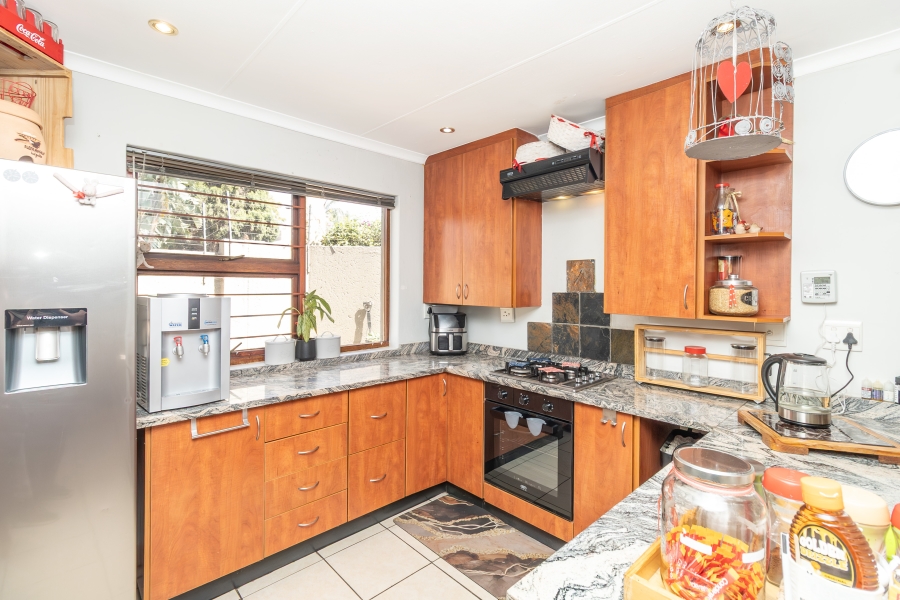 3 Bedroom Property for Sale in Magaliessig Gauteng