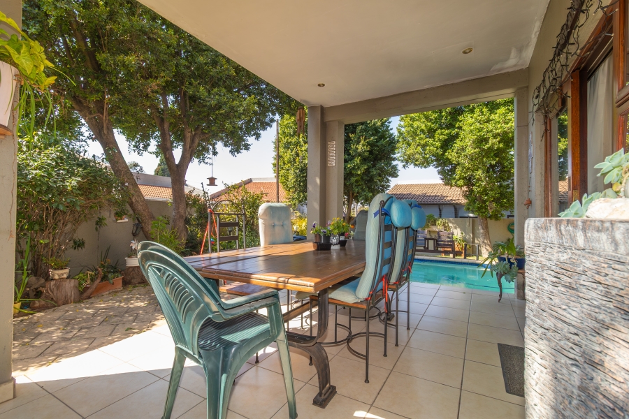 3 Bedroom Property for Sale in Magaliessig Gauteng